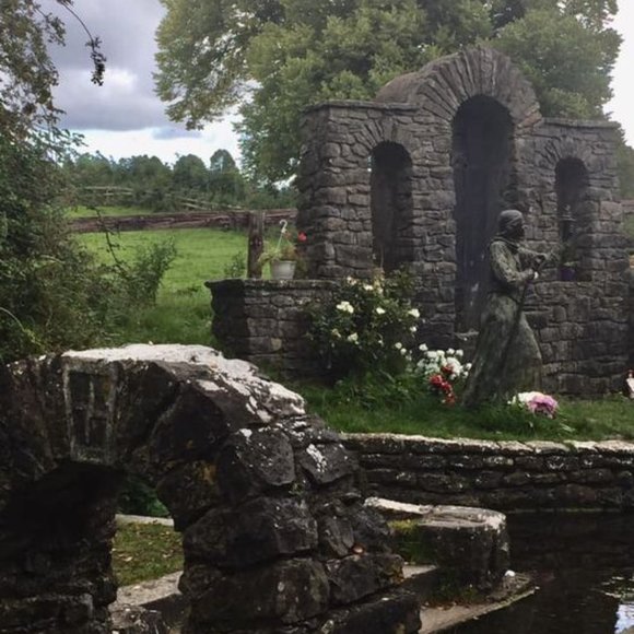 Meet your Posher, Bit Devine - Picture 7 of 9